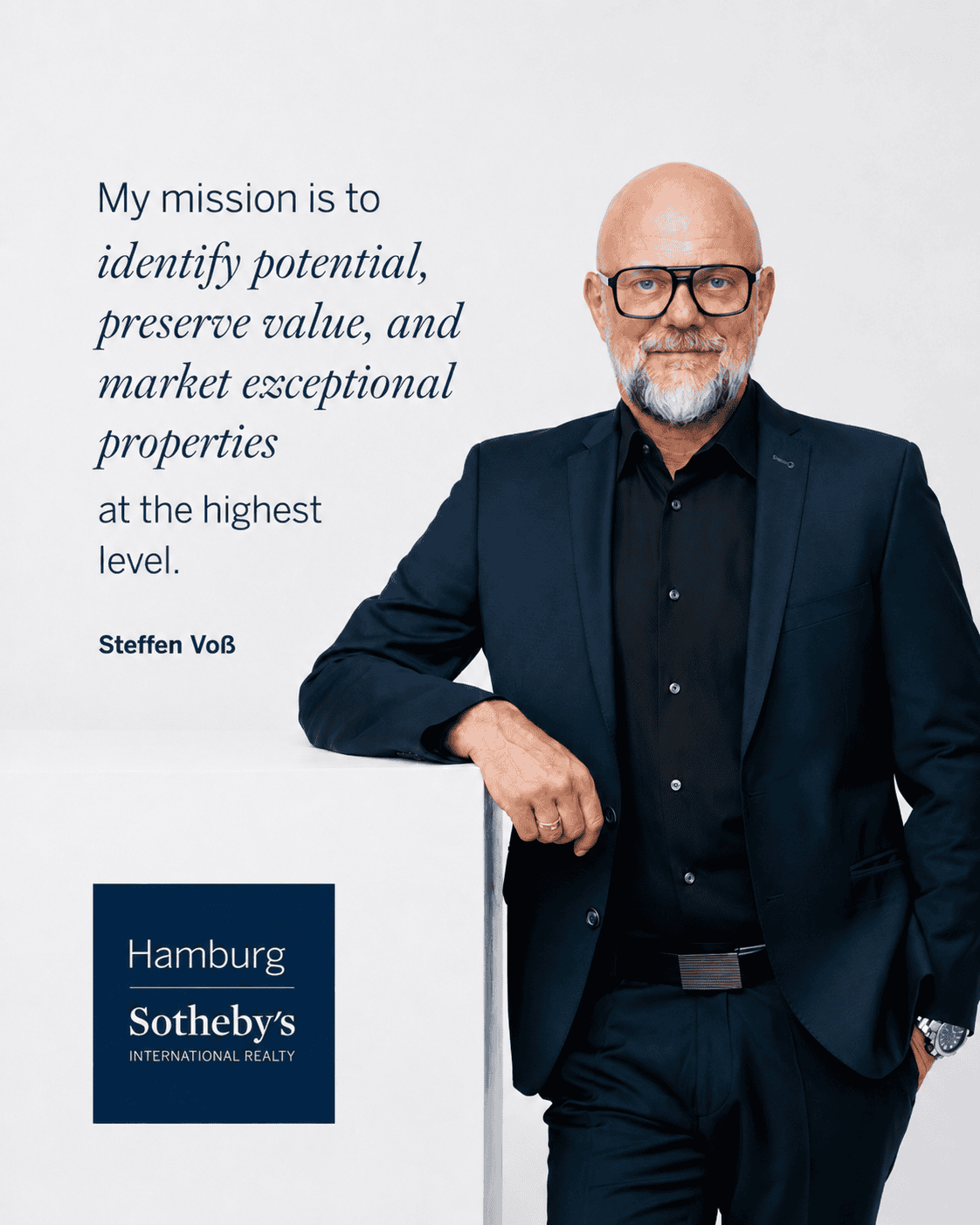 Professional real estate agent in Hamburg with experience and expertise.